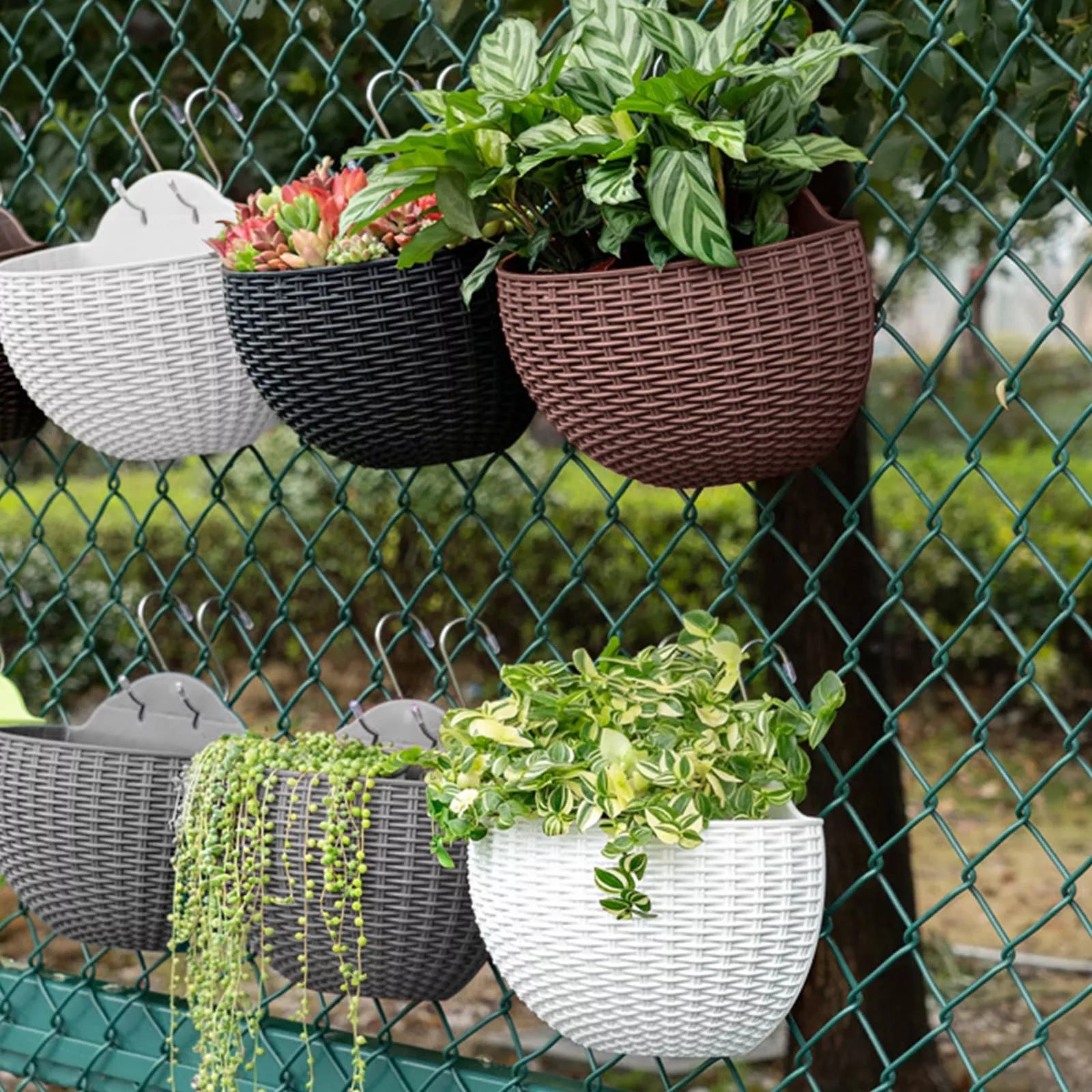 Half-Round Rattan Wall Planter – Self-Watering Hanging Flower Basket for Indoor & Outdoor Décor